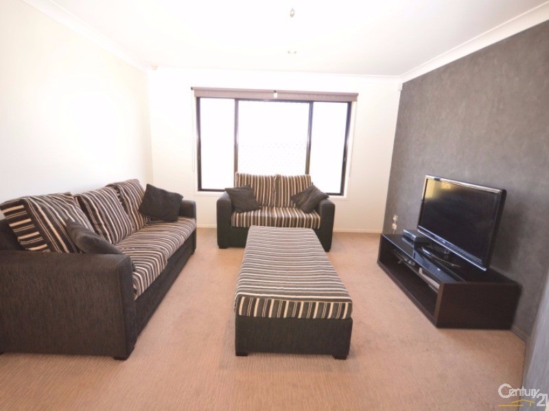 1 Rule Street, Elliott Heads QLD 4670