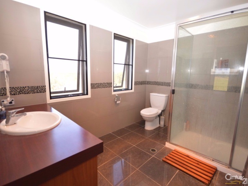 1 Rule Street, Elliott Heads QLD 4670