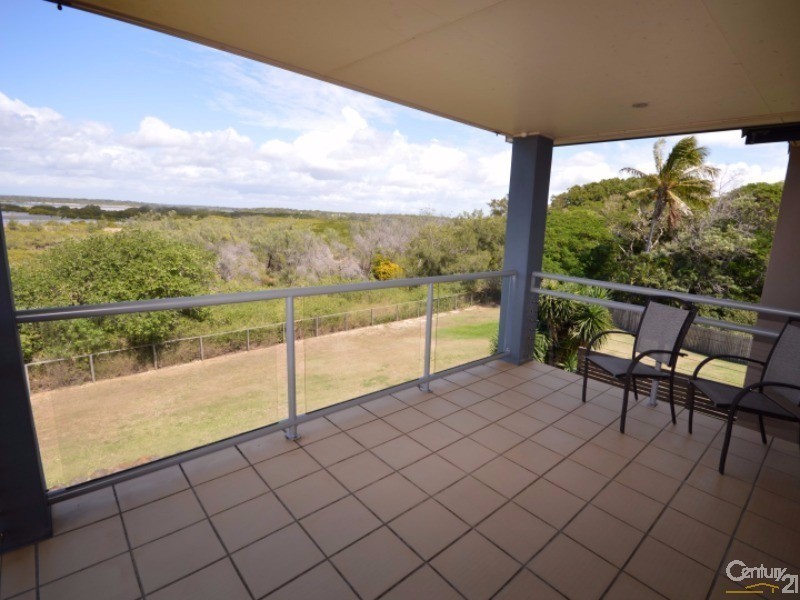 1 Rule Street, Elliott Heads QLD 4670