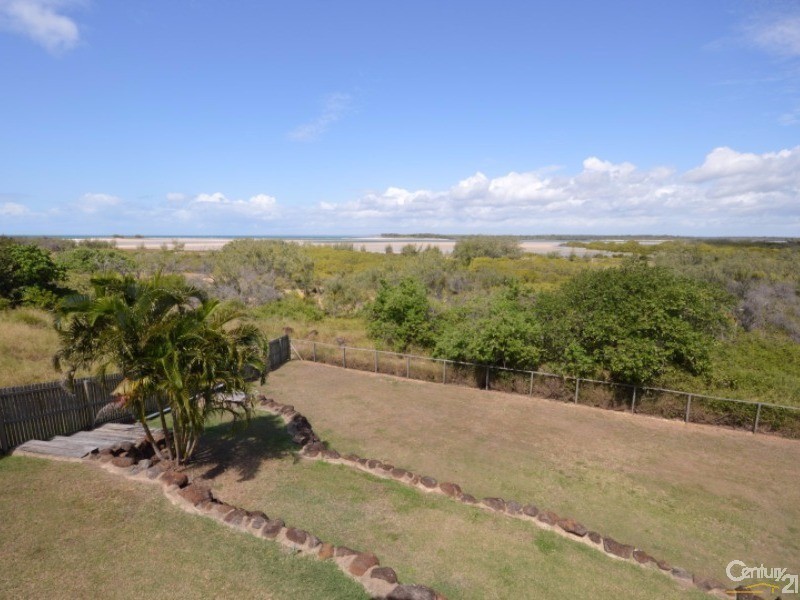 1 Rule Street, Elliott Heads QLD 4670