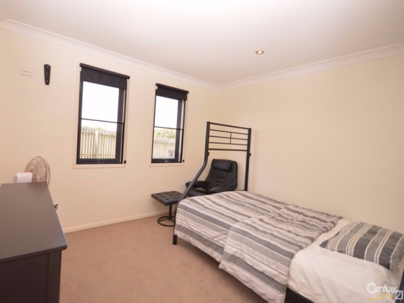 1 Rule Street, Elliott Heads QLD 4670