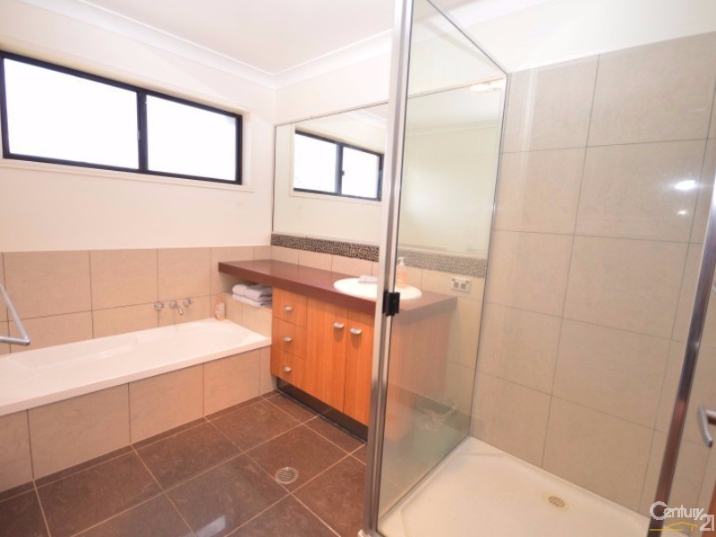 1 Rule Street, Elliott Heads QLD 4670