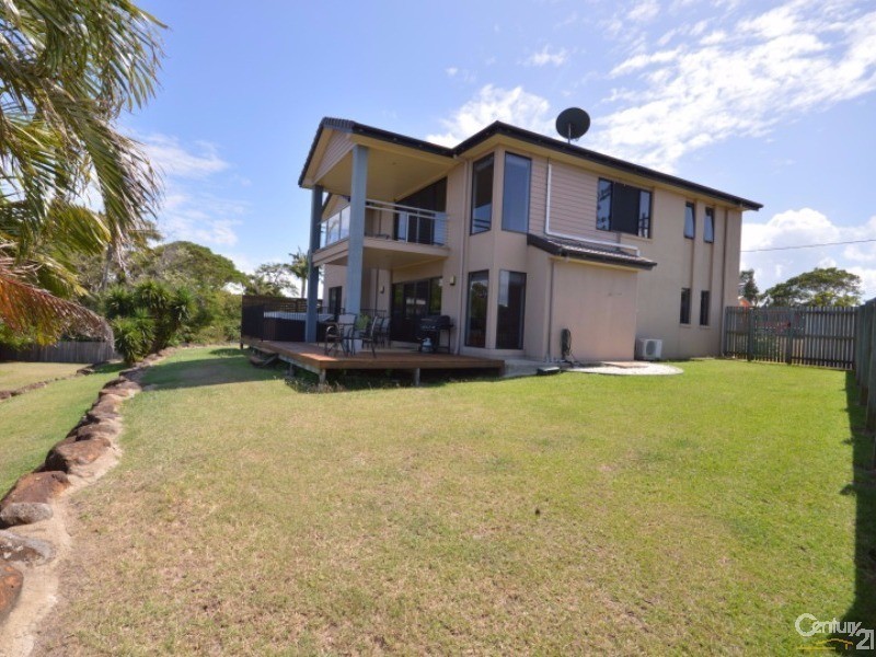 1 Rule Street, Elliott Heads QLD 4670