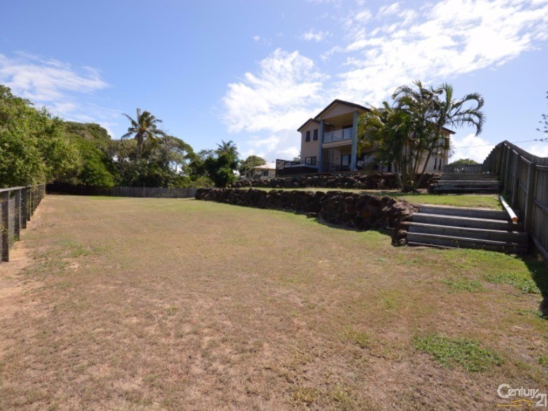 1 Rule Street, Elliott Heads QLD 4670