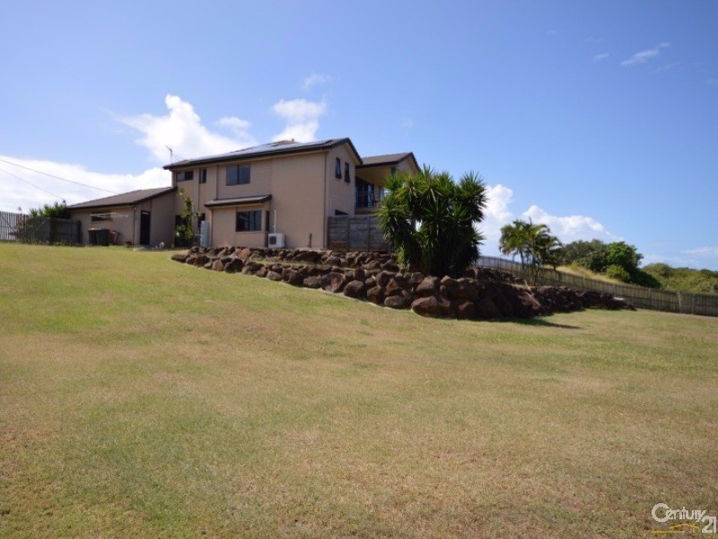 1 Rule Street, Elliott Heads QLD 4670