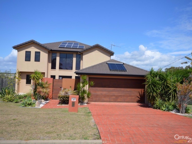 1 Rule Street, Elliott Heads QLD 4670