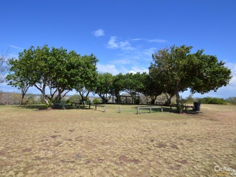 1 Rule Street, Elliott Heads QLD 4670