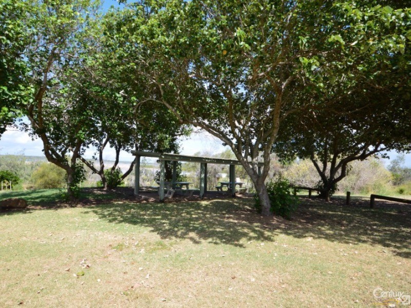 1 Rule Street, Elliott Heads QLD 4670