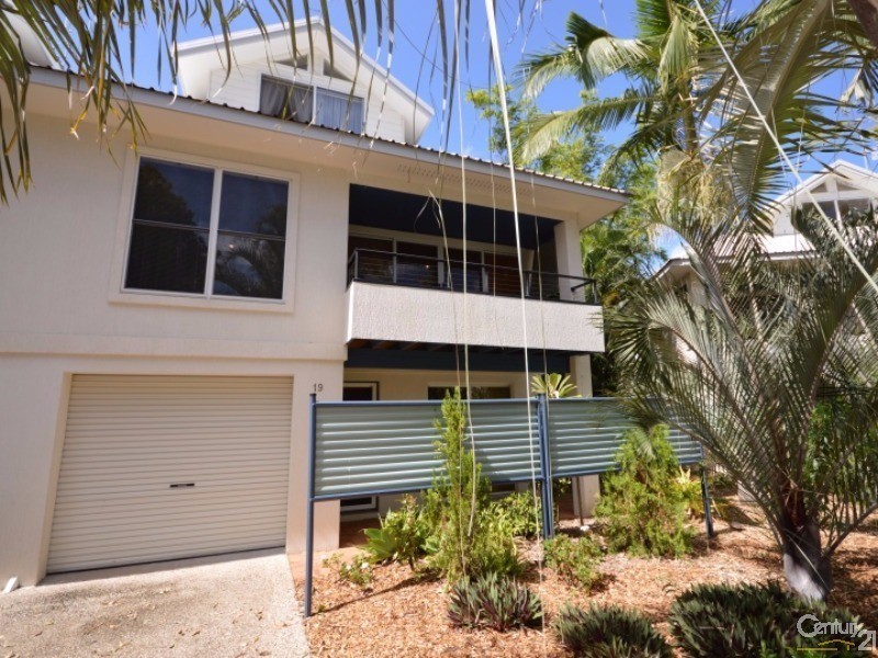 19/2  Sylvan Drive, Moore Park Beach QLD 4670