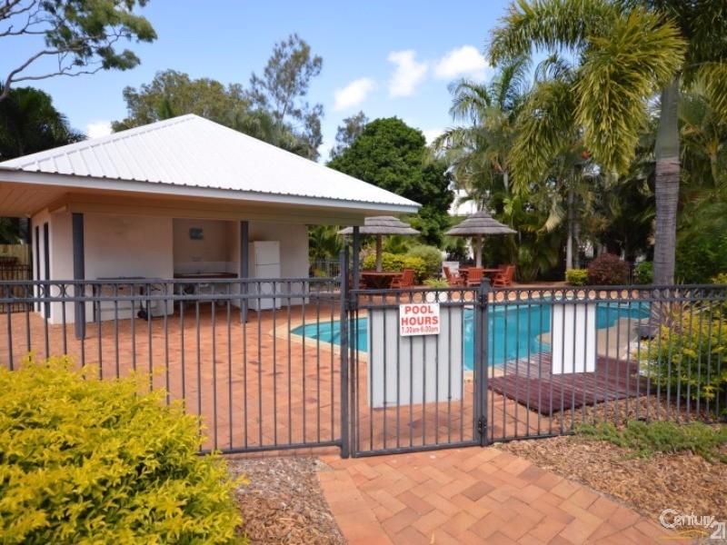 19/2  Sylvan Drive, Moore Park Beach QLD 4670