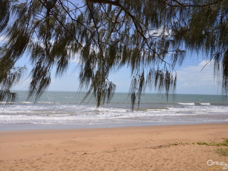 19/2  Sylvan Drive, Moore Park Beach QLD 4670