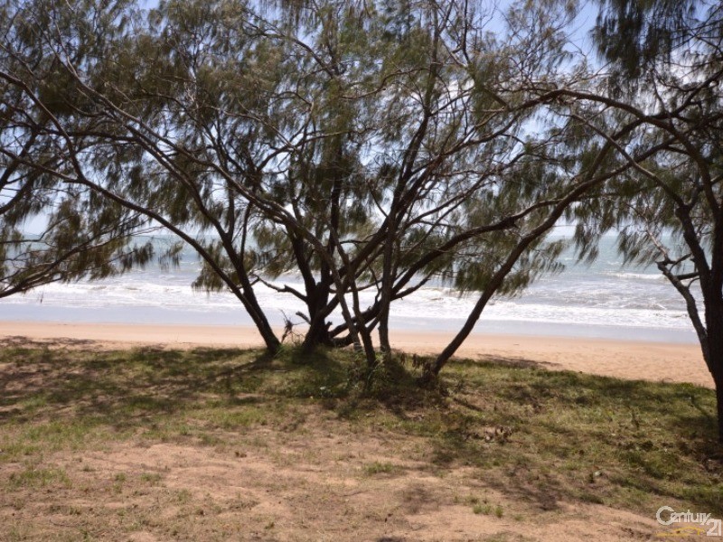 19/2  Sylvan Drive, Moore Park Beach QLD 4670