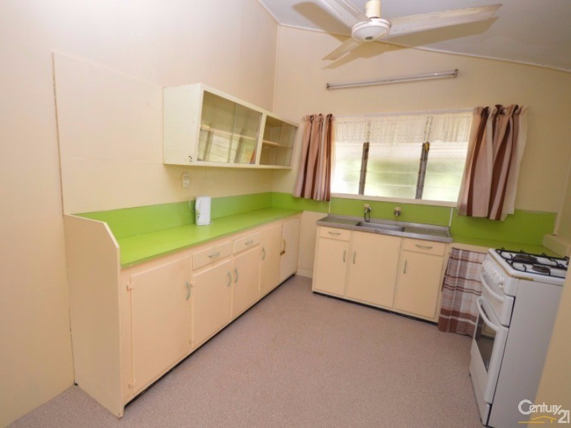 12 River Street, Avondale QLD 4670