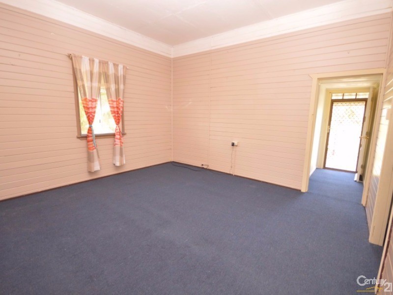12 River Street, Avondale QLD 4670