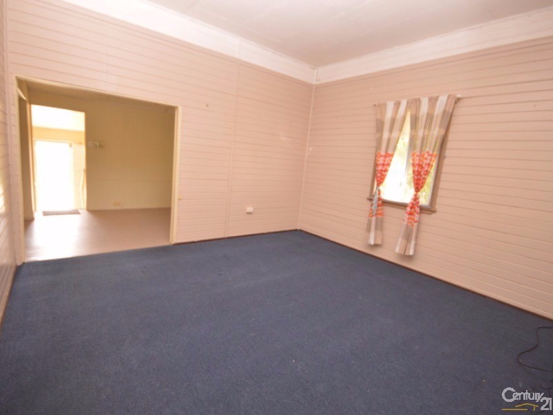 12 River Street, Avondale QLD 4670