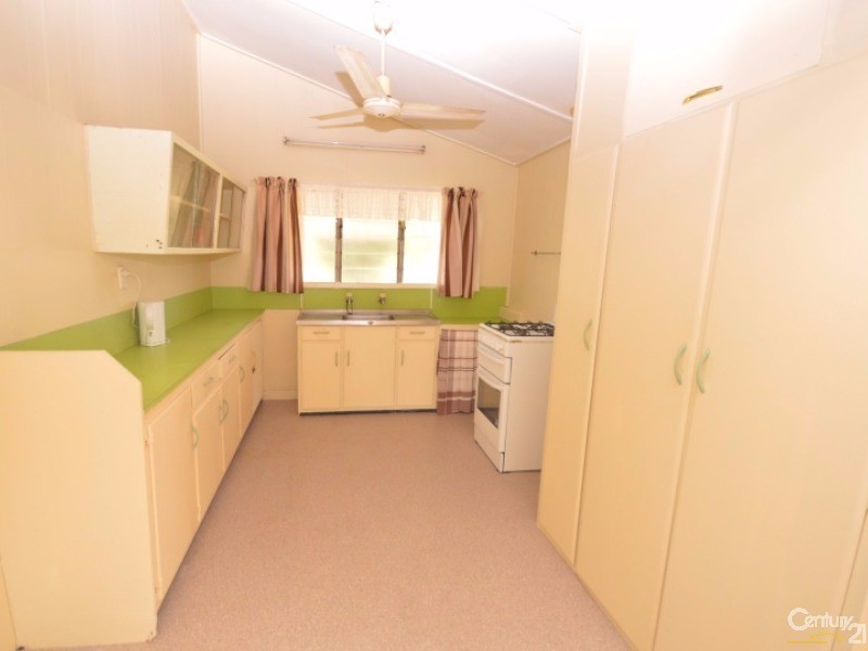 12 River Street, Avondale QLD 4670