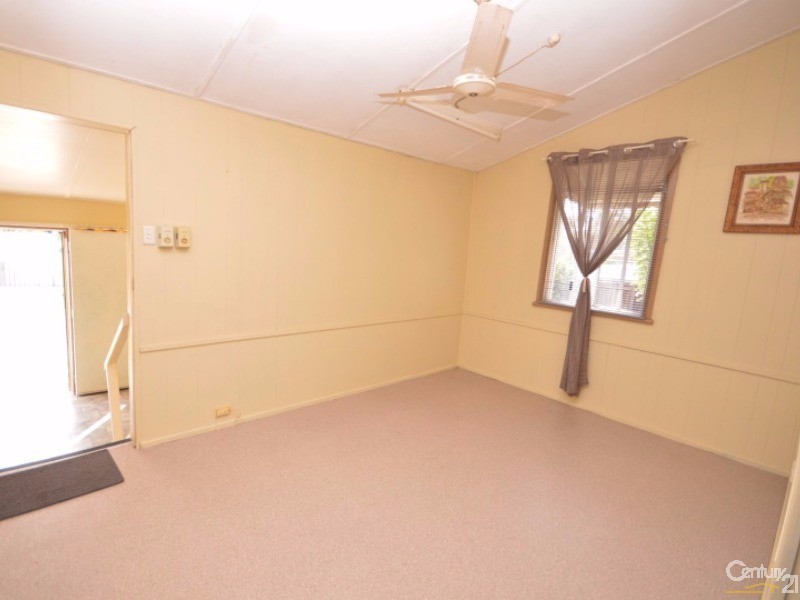 12 River Street, Avondale QLD 4670