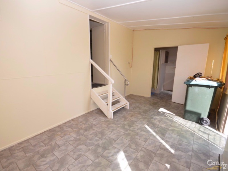 12 River Street, Avondale QLD 4670