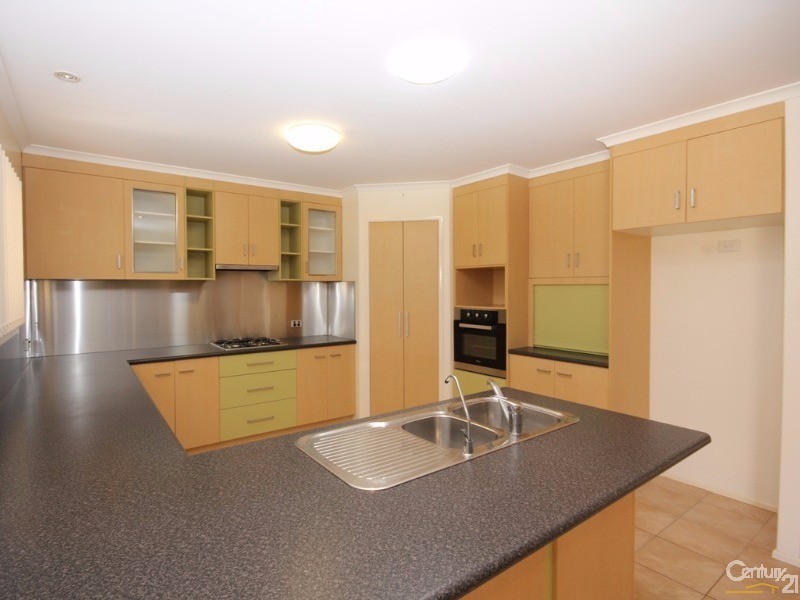 8 Slalom Crescent, Branyan QLD 4670