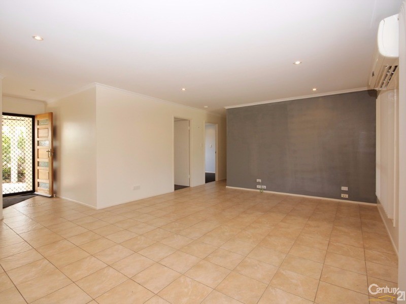 8 Slalom Crescent, Branyan QLD 4670