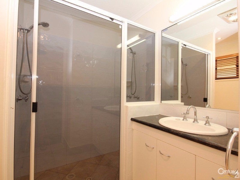 8 Slalom Crescent, Branyan QLD 4670