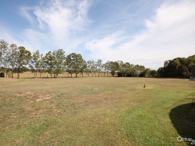 8 Slalom Crescent, Branyan QLD 4670