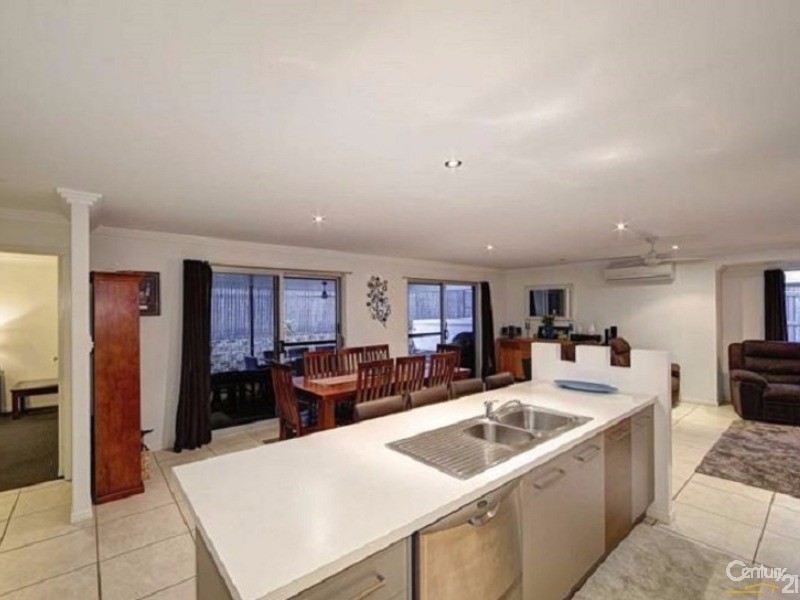 30 Tropicana Drive, Avoca QLD 4670