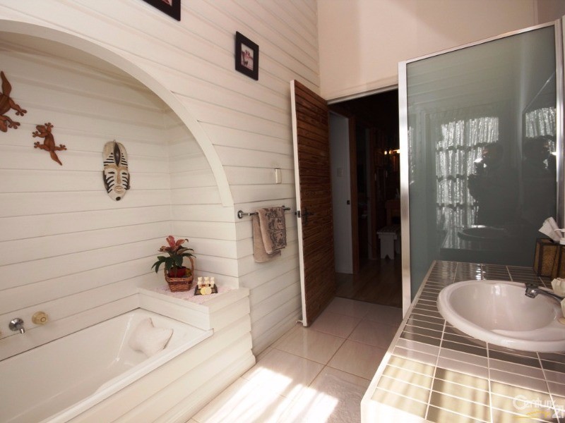 6 Hillandale Road, South Bingera QLD 4670