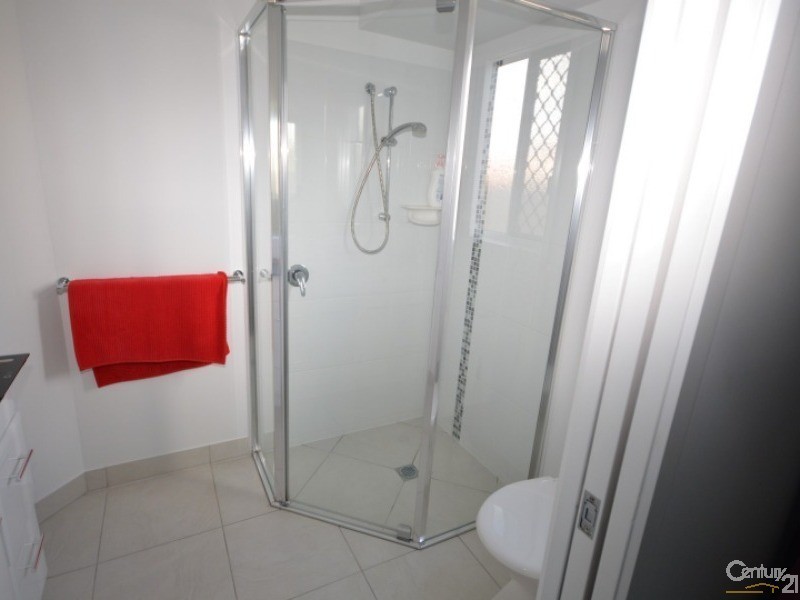 3/16a  Farthing Court, Kepnock QLD 4670