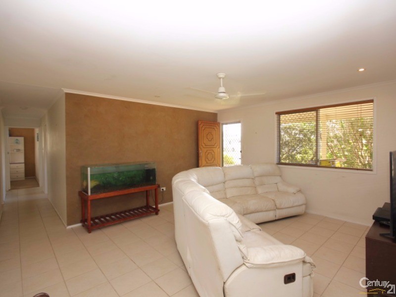 7 Peirson Street, Millbank QLD 4670