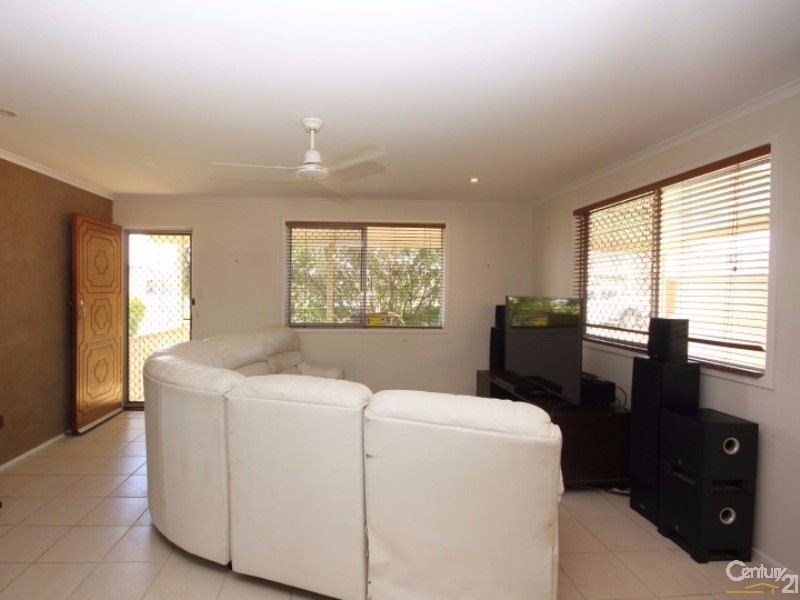 7 Peirson Street, Millbank QLD 4670