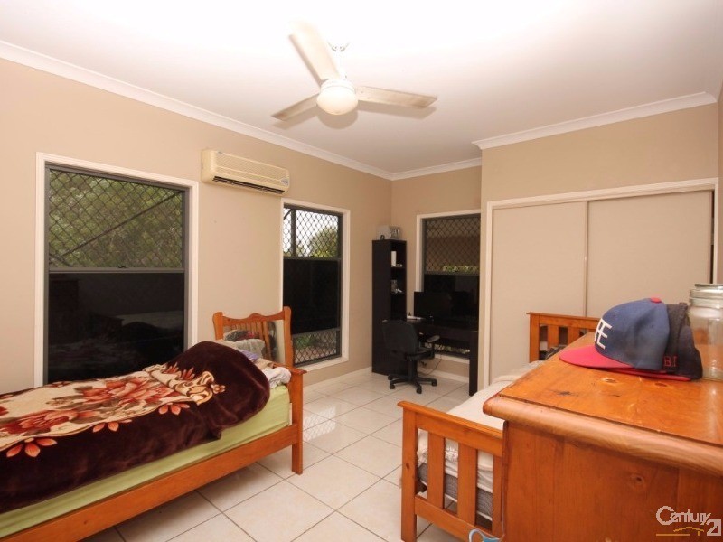 27 Kindt Street, Moore Park Beach QLD 4670
