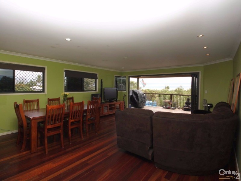 27 Kindt Street, Moore Park Beach QLD 4670