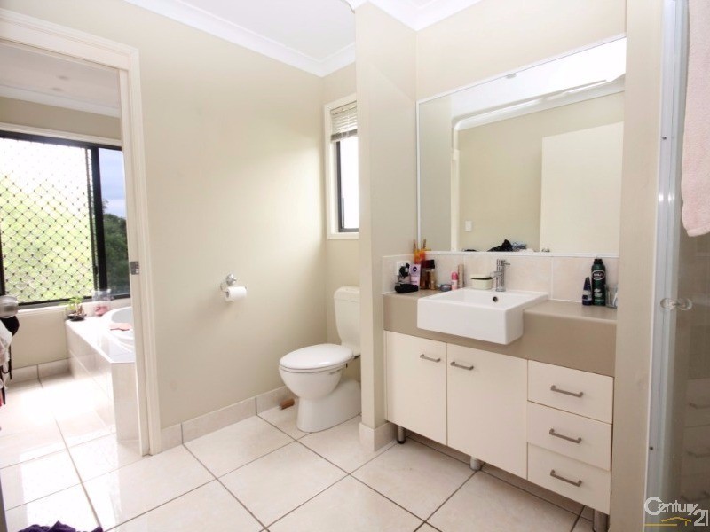 27 Kindt Street, Moore Park Beach QLD 4670