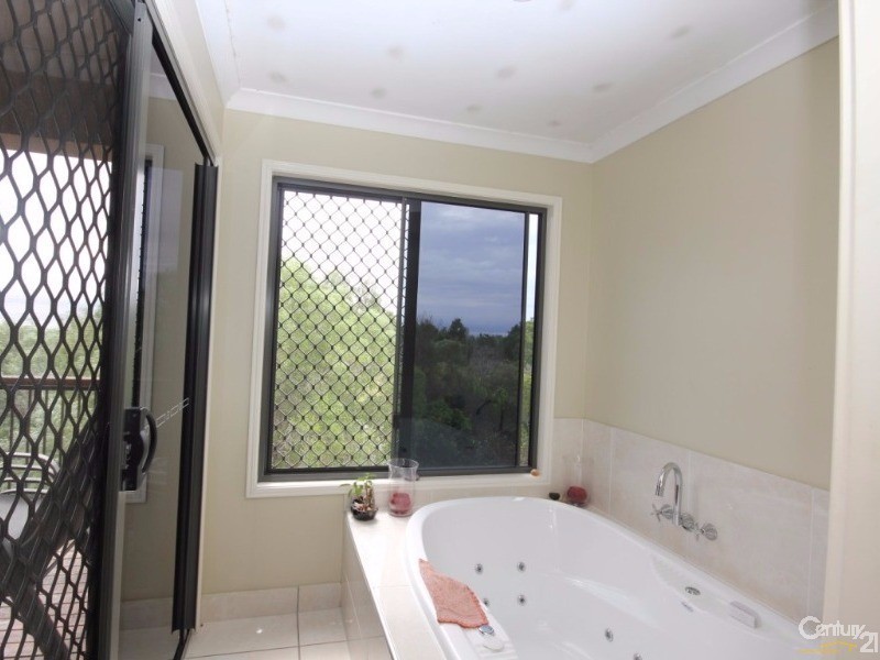 27 Kindt Street, Moore Park Beach QLD 4670