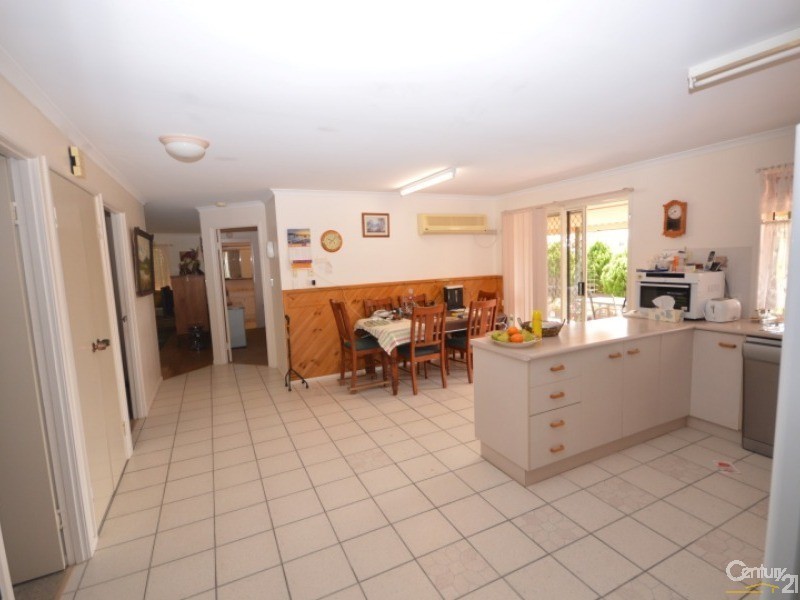 6 Chenery Court, Avenell Heights QLD 4670