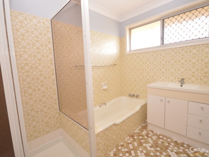 26 Wainwright Street, Svensson Heights QLD 4670
