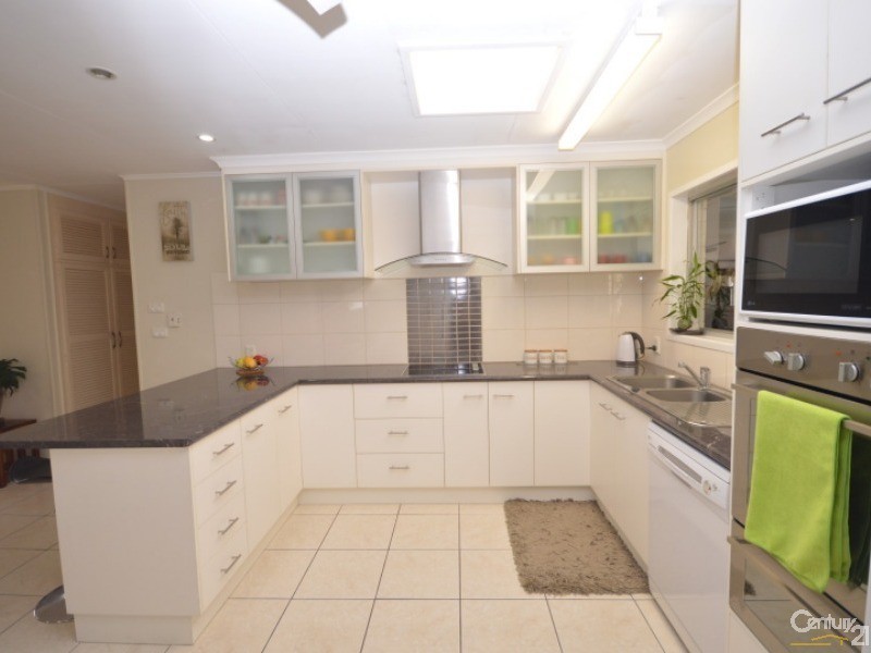 11  Richards Street, Svensson Heights QLD 4670