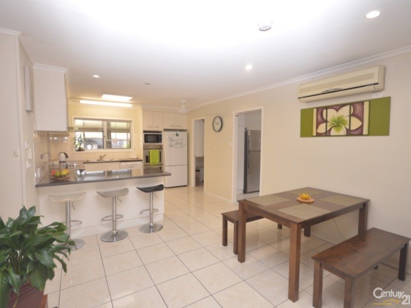 11  Richards Street, Svensson Heights QLD 4670