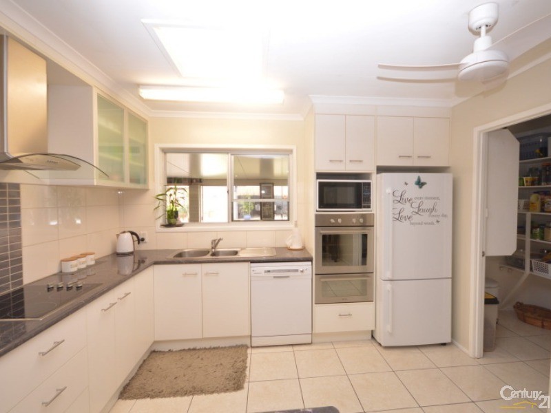 11  Richards Street, Svensson Heights QLD 4670