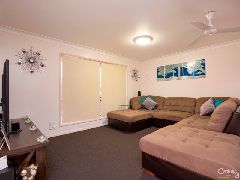 43 Cummins Road, Avoca QLD 4670