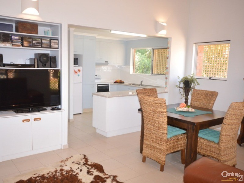 6/15 Thabeban Street, Avenell Heights QLD 4670