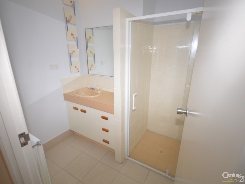 6/15 Thabeban Street, Avenell Heights QLD 4670