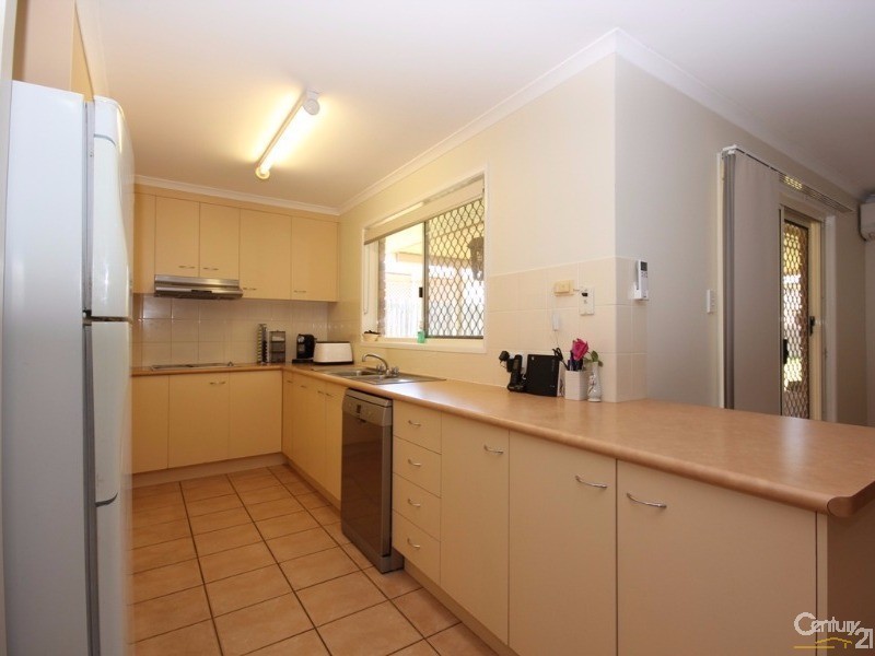 1  Regent Street, Avoca QLD 4670