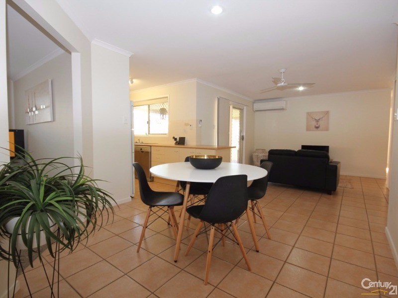 1  Regent Street, Avoca QLD 4670