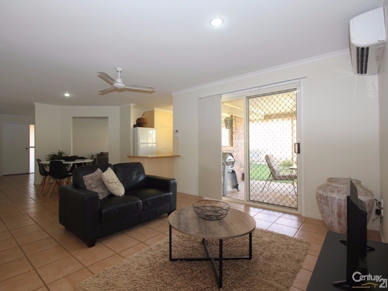 1  Regent Street, Avoca QLD 4670