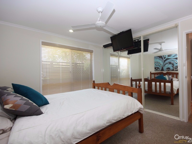 1  Regent Street, Avoca QLD 4670