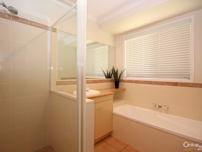 1  Regent Street, Avoca QLD 4670