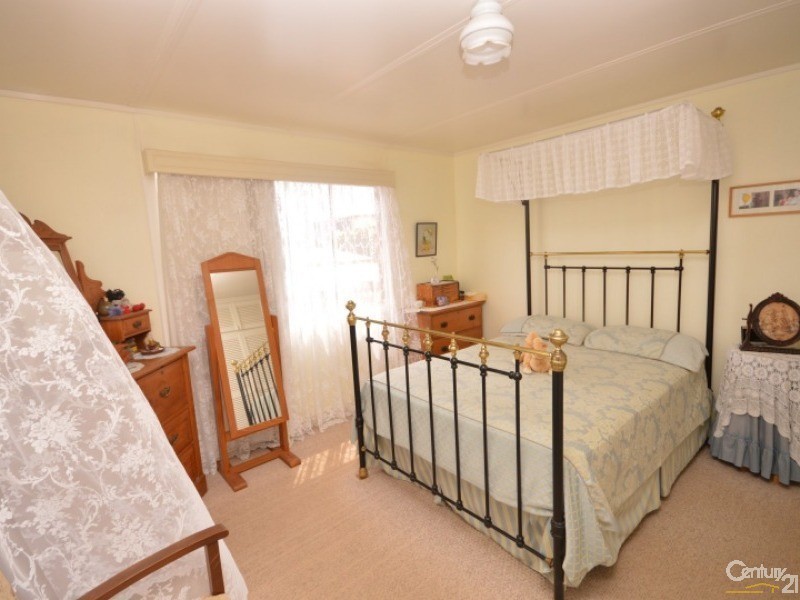 12 Barellan Parade, Qunaba QLD 4670