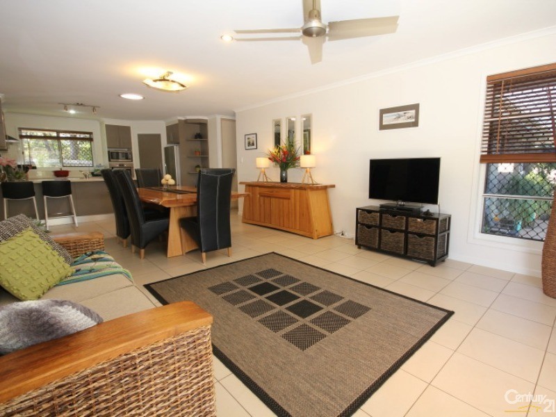 11 Camplin Court, Branyan QLD 4670